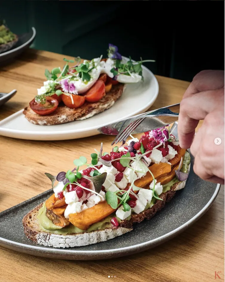 Tostas francesas con burrata